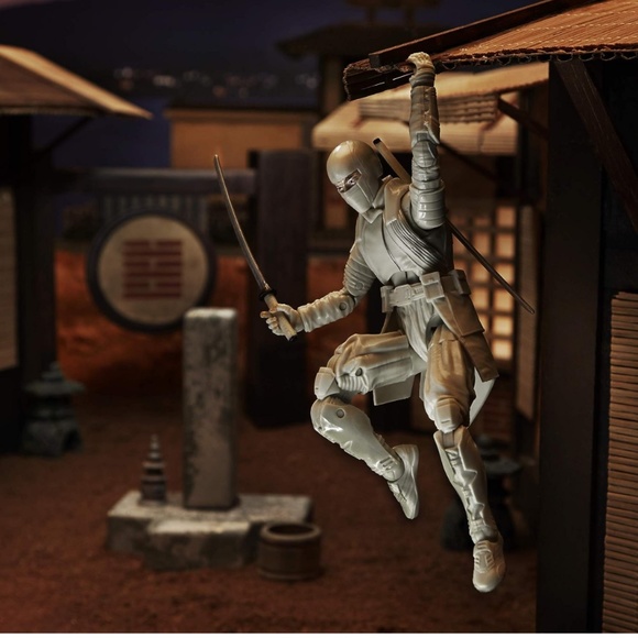 G.I. Joe Classified Series Snake Eyes: G.I. Joe Origins Storm Shadow Figure - Picture 8 of 9